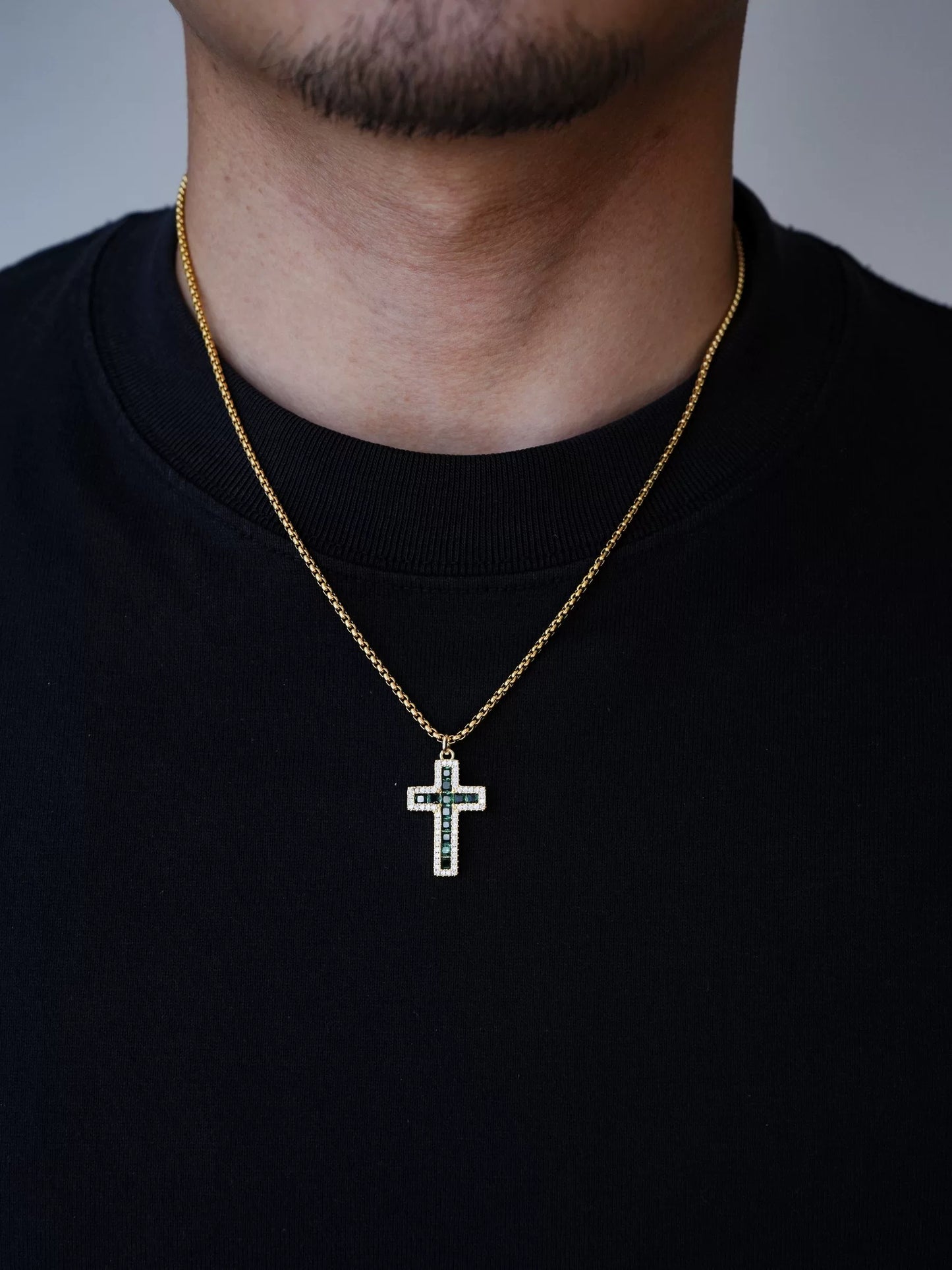 1sman Series – Original Gold Cross Emerald Inlaid Pendant Necklace
