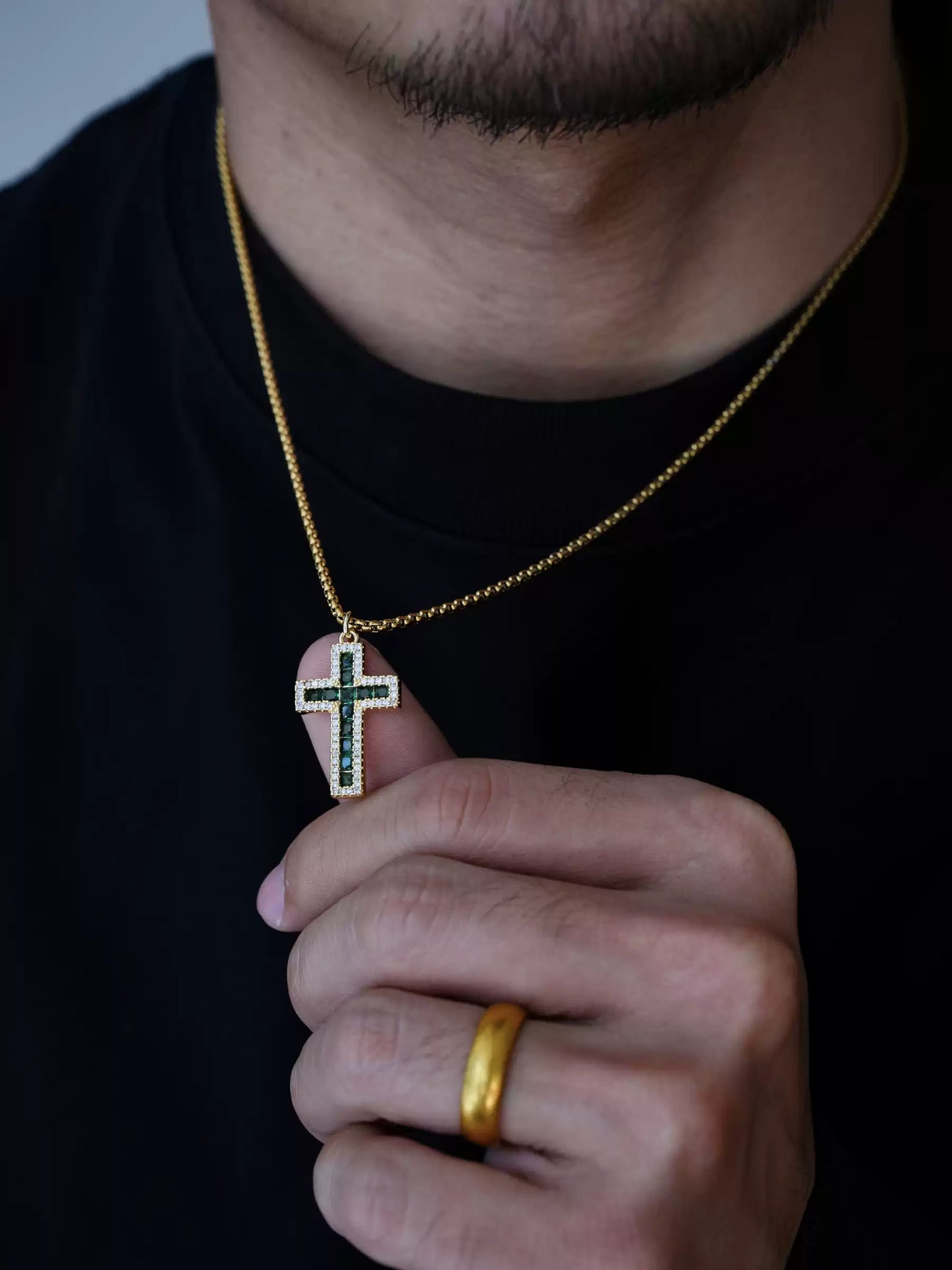 1sman Series – Original Gold Cross Emerald Inlaid Pendant Necklace