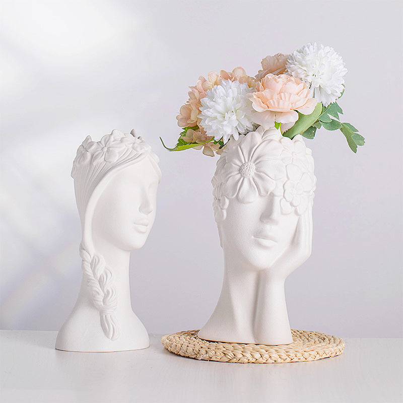 Creative Human-Shaped Ceramic Vase – Nordic Abstract Art Style
