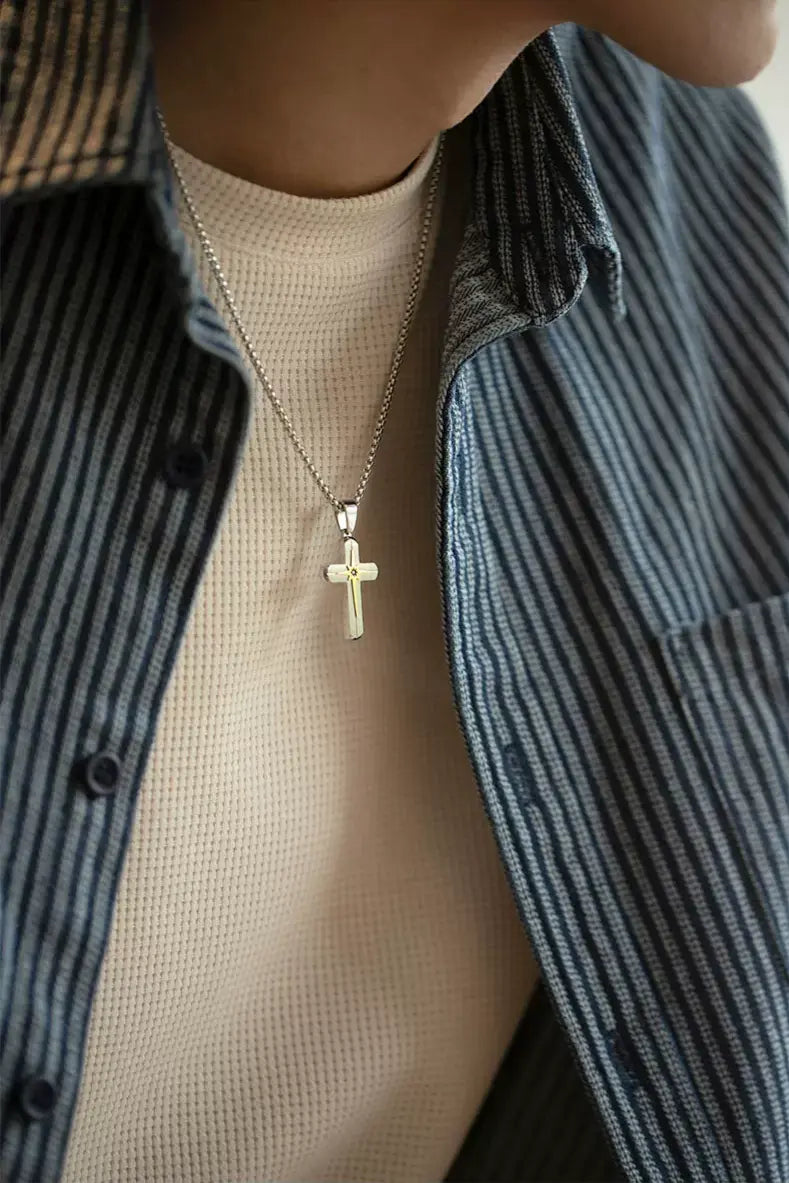 STRRY AGE Series · Octagram Cross Men’s Necklace
